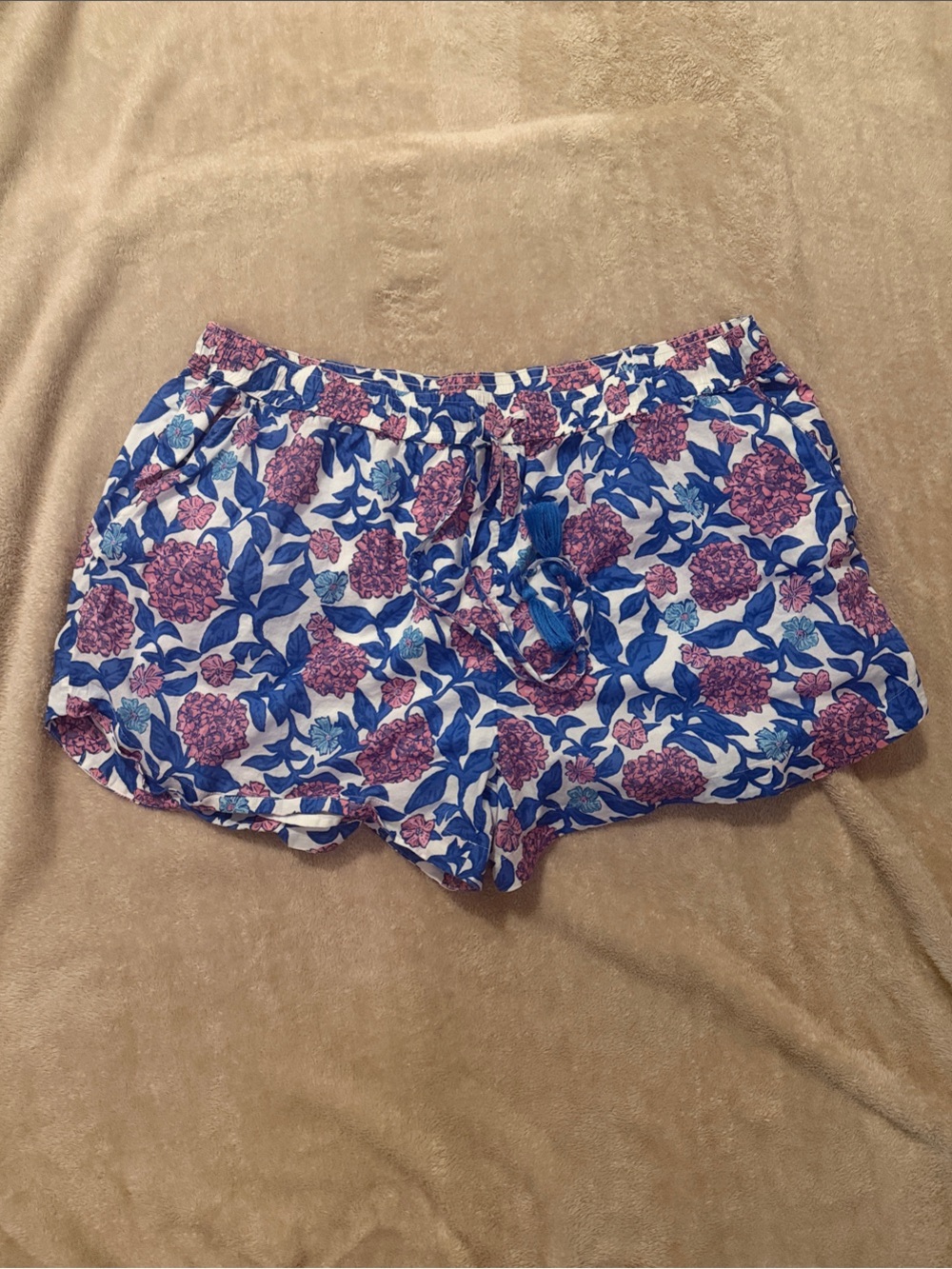 Vineyard Vines Hydrangea Print Pull On Shorts